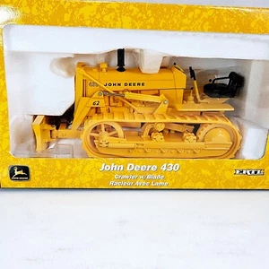 John Deere 430 Crawler Tractor w/ Blade 1/16 Scale Ertl 15234 Yellow 2002 Metal - Picture 1 of 14