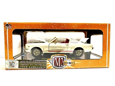 M2 Detroit Muscle 1965 Ford Mustang GT 2+2 Fastback Chase 1:24 Diecast - Image 1 of 2
