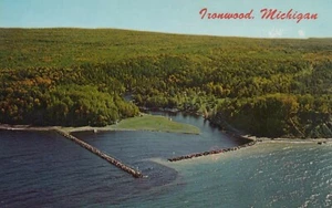 Breakwater alla foce di Black River - Ironwood, Michigan - RPPC non spedito - Foto 1 di 3