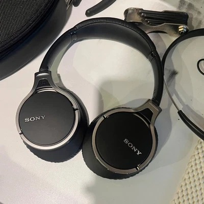 Auriculares de diadema Sony MDR-10RDC - negros - Foto 1 de 4