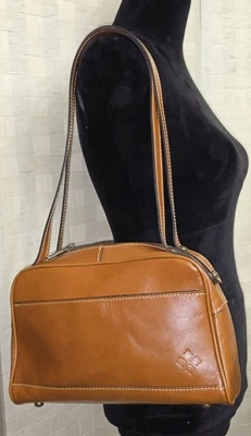 Cartera Manali Patricia Nash Heritage Collection cuero caramelo tostado Foto 1 de 4