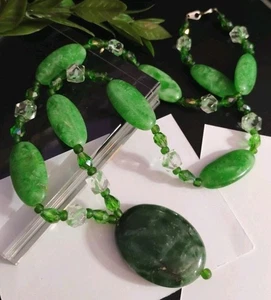 ¡Preciosos VERDES! Colgante Piedra Serpentina Ovalada, Cristal y Jadeíta 23" Collar! - Imagen 1 de 9