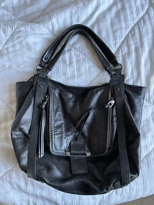 Bolso de hombro grande KOOBA Jonnie - NEGRO. Excelente estado usado Foto 1 de 4