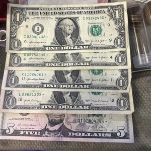 4 $1 Star notes 1 $5 Star note All In Good Condition A Must Have For Collector - Picture 1 of 6