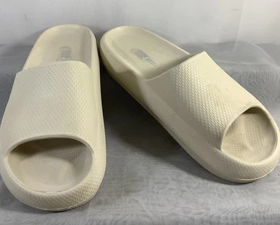 32 Degrees Cool Beige Slippers Size S W 6-7 / M 4-5 - Image 1 of 4