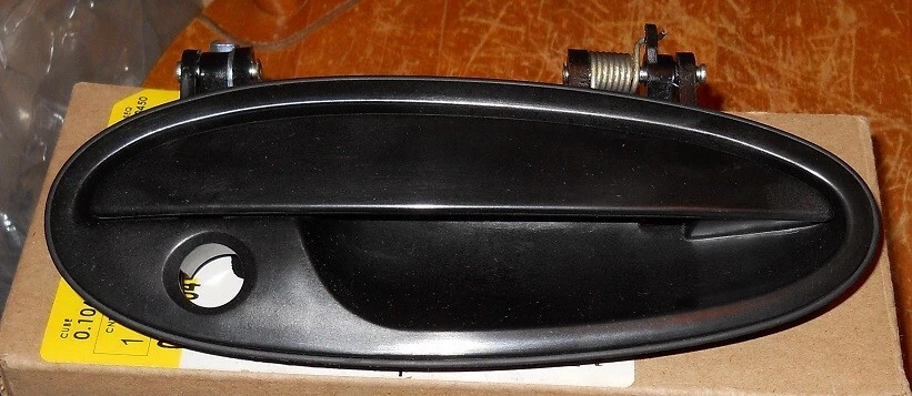 Новая из старых запасов ручка передней двери для Chevrolet Malibu 1997-2005 годов выпуска под правую руку - Изображение 1 из 1