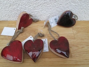Herz Rot  zum Hängen aus Mangoholz Deko Herzen Wohnen Liebe ( Stk 2.69.-€ )  - Bild 1 von 1