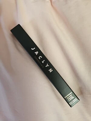 JACLYN Cosmetics 100% BRAND NEW! I'M IN IT Poutspoken Lip Liner Full Size Beauty - Image 1 of 4