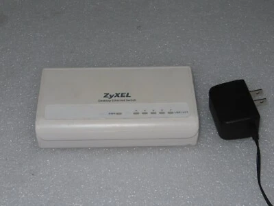 ZyXEL (ES-105S) 5-Ports Desktop Fast Ethernet Switch w/ adapter - Image 1 of 3