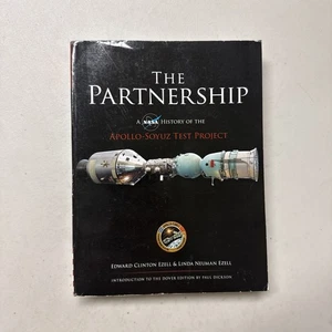 The Partnership: A NASA History of the Apollo-Soyuz Test Project (Dover Books-C7 - Imagen 1 de 8