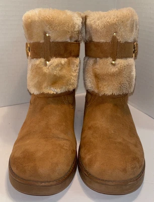 Botas para mujer Guess - Acento de piel sintética, 8" de alto - Talla 7,5 Foto 1 de 4