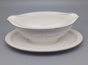 Noritake Ivory China 7571 Irene Gravy Sauce Boat Bowl attached Underplate - Picture 1 of 10