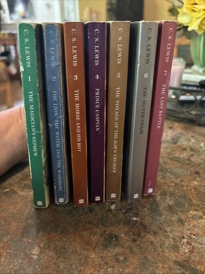 The Chronicles of Narnia (7 Book Series) Foto 1 de 4