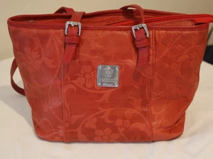 Bolso/ Bandolera I Medici Plegable de Cuero Rojo Italiano Usado en Excelente Condición Floral en Relieve - Imagen 1 de 7