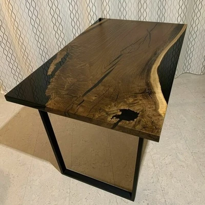 Escritorio de río 36x18" Live Edge roble y resina epoxi negra Foto 1 de 4
