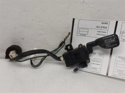 SUBARU SVX 94 STEERING WHEEL CRUISE CONTROL SWITCH - Изображение 1 из 2