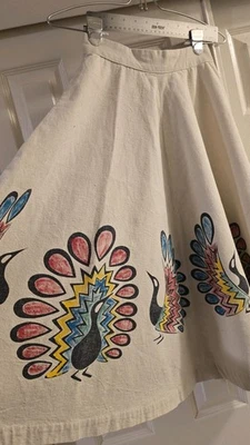 Falda circular vintage mexicana pintada a mano de pavo real años 50 Foto 1 de 4