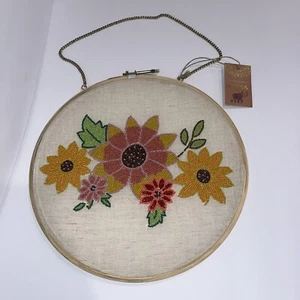 Arte de pared colgante floral con cuentas de girasol en aro redondo de madera boho pradera femenina - Imagen 1 de 6