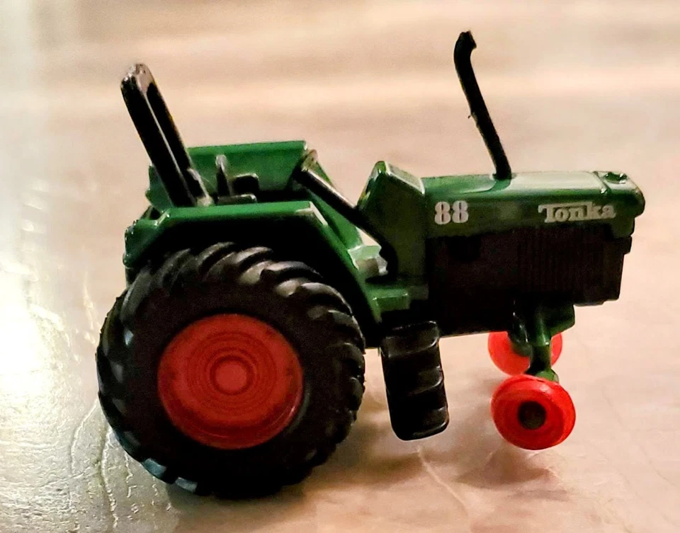 REDUCED!!  2001 Maisto Hasbro Diecast Tonka Farm Toy Tractor Green  - Image 1 of 1