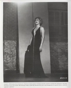 Barbra Streisand Funny Lady Original 8x10 Photo Fanny Brice Singing on stage - Picture 1 of 2