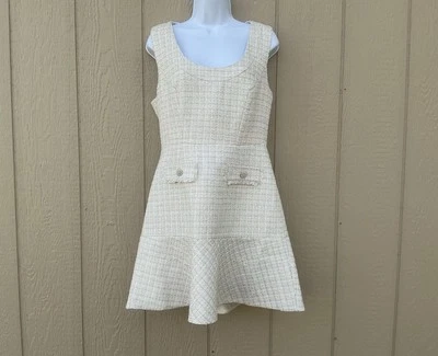 Mini Vestido Guess Daphnee Teñido con Hilo Tweed Ajuste y Acampanado Talla M Beige Tostado Elegante Foto 1 de 4