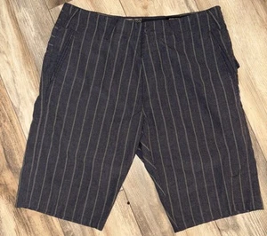 Volcom Workwear Shorts Mens 34 Black Gray Pinstripe Flat Front Casual Skate - Picture 1 of 18