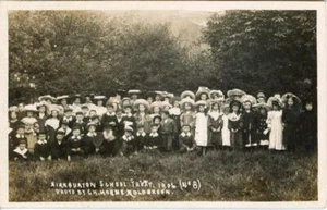 ECHTES FOTO POSTKARTE KIRKBURTON SCHULE LECKEREIEN (IN DER NÄHE VON HUDDERSFIELD), WEST YORKSHIRE - Bild 1 von 2