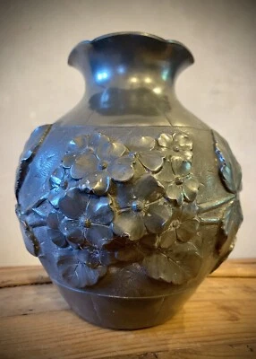 Vase ancien 18 cm - Poinçon Les Étains D’Art Du Chevalier  (étain pur) - Photo 1/4