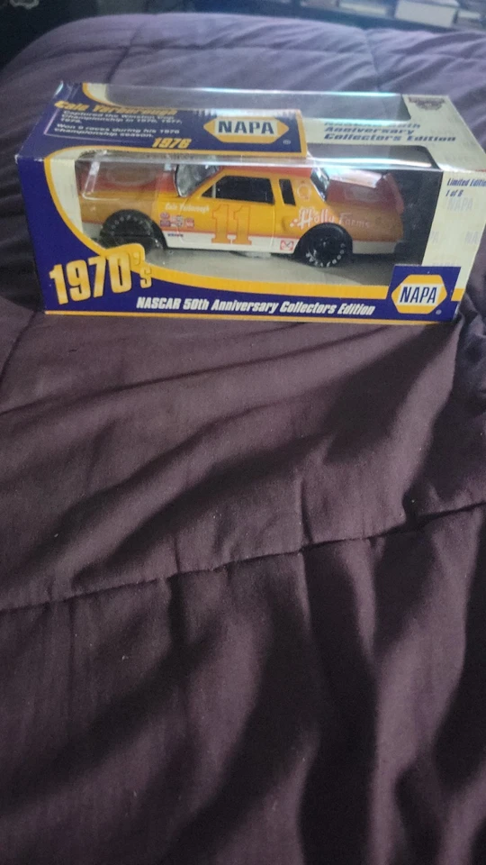 NAPA Cale Yarborough #11 Holly Farms 1976 50 aniversario Edición Coleccionista 1:24 Foto 1 de 2