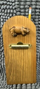 Appendiabiti da parete - porta blocco note clip matita - decorazione maiale - legno vintage Carlisle SC - Foto 1 di 6