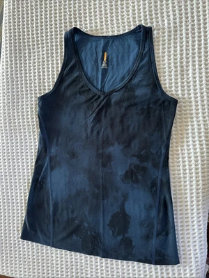 Camiseta sin mangas de entrenamiento Lucy Tech Activewear azul/negro SP Foto 1 de 4