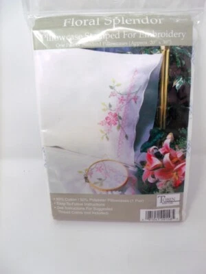 Fundas de almohada estampadas Tobin FLORAL GASTADOR para bordar 20" x 30" 1 par Foto 1 de 3