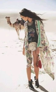 Spell & the Gypsy Collective Gypsy Queen Kimono Cream One Size - Picture 1 of 13