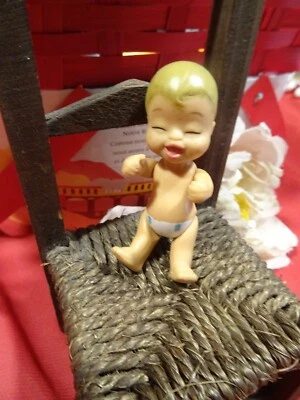 lot  bois petite chaise  pour assoir petit poupon cellulo +microbe mattel  2006 - Photo 1/4