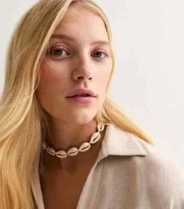 BNWT: Beautiful Cream Shell Cord Choker Necklace from New Look - Picture 1 of 3