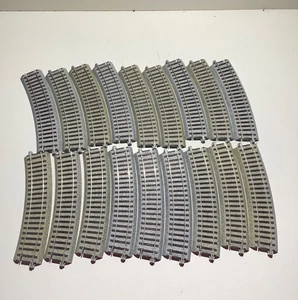 Kato Lot of 18 #2-260 HO Scale Unitrack R430-22.5" Radius Curves No Boxes (2) - Picture 1 of 10