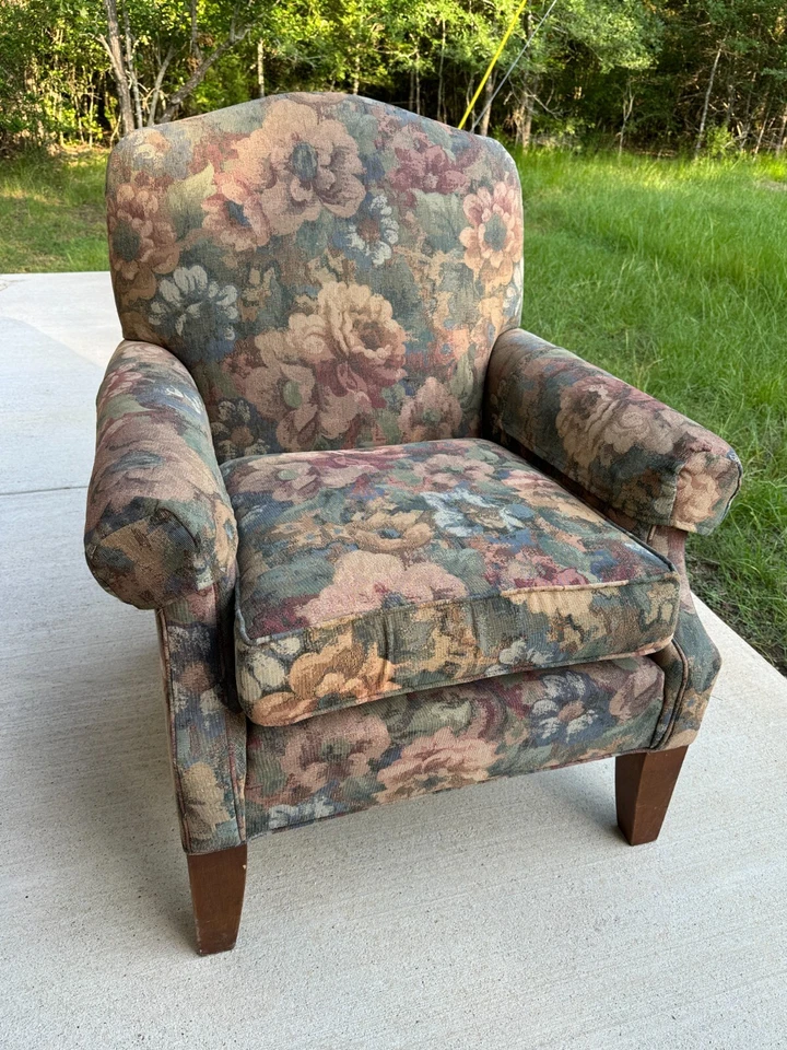 Sillón Ethan Allen Floral Tapizado Acento Sala de estar con fundas para reposabrazos! Foto 1 de 4