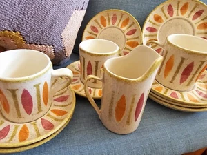 Red Wing Pottery Pépe TWELVE Piece Set Creamer, Saucers, Cups -- MCM 1962-1963 - Picture 1 of 8