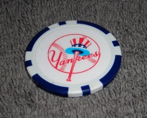 MLB NEW YORK YANKEES SOUVENIR COLLECTIBLE POKER CHIP GOLF BALL MARKER - Picture 1 of 1