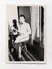 Photo Ancienne Snapshot Homme Assis Journal Pipe Lunettes 1951 Portrait Vintage