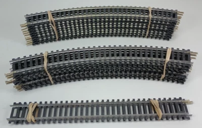 22 Pieces Model Power HO Scale 9" Track,  20 Curved,  2 Straight. Made in Italy. - Image 1 of 2