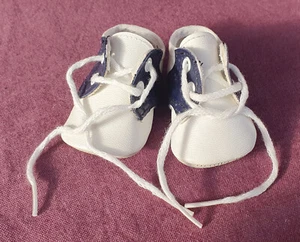 Sneakers (Puppenschuhe), dunkelblau/weiss, Kunstleder, ~ 5,8 cm, neuw. - Bild 1 von 5