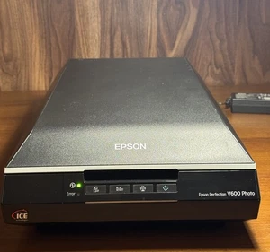 Epson Perfection V600 Photo Scanner Płaski skaner do slajdów, negatywów i zdjęć - Zdjęcie 1 z 8
