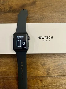 Apple Watch Series 3 38 mm Space Gray Aluminum Case with Black Sport Band (GPS) - Photo 1 sur 7