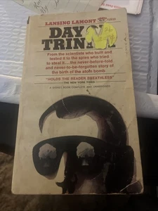 Tag der Dreifaltigkeit von Lansing Lamont - 1966 Taschenbuch - Erstdruck Vintage Signet - Bild 1 von 10