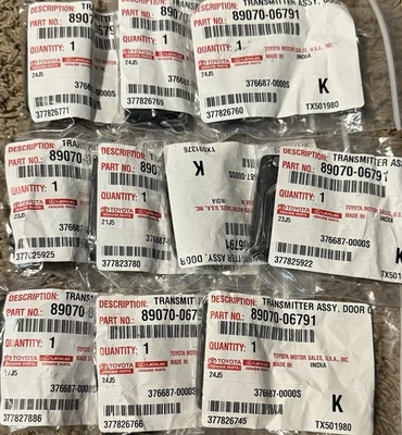 10 OEM Toyota Transmitter Smart Key - Image 1 of 2