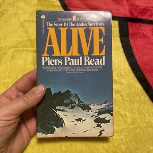 ALIVE Piers Paul Read 1975 First Avon Paperback Printing EUC - Picture 1 of 10