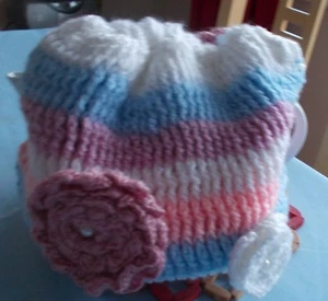 Handmade crochet tea cosy with flowers and double layers - Picture 1 of 3