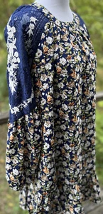 Vestido Entro Floral Boho Azul Marino Encaje Ver a Través Mangas Campana Mediano Nuevo Casa de Campo - Imagen 1 de 12