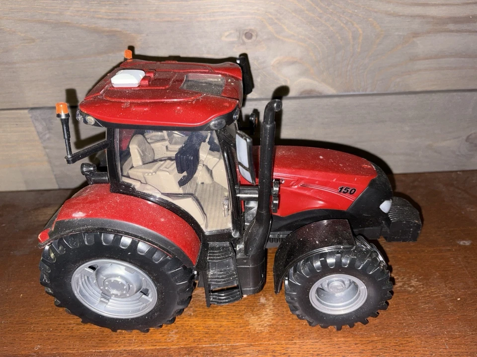 BRITAINS 1/16 CASE INTERNATIONAL HARVESTER IH 150 REMOTE CONTROL TRACTOR NO CTRL - Image 1 of 4